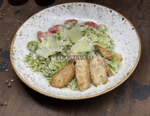 Салат Цезарь с курицей