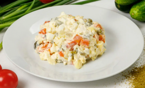 Салат Оливье с курицей