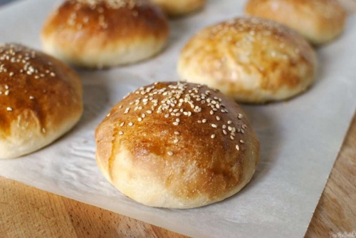 Булочки домашние (белые / ржаные)
