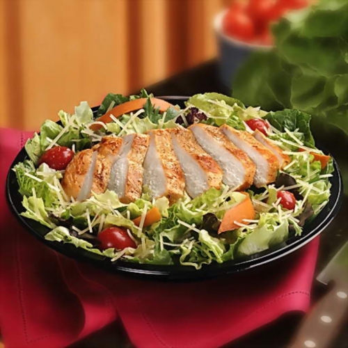 Салат Цезарь с курицей