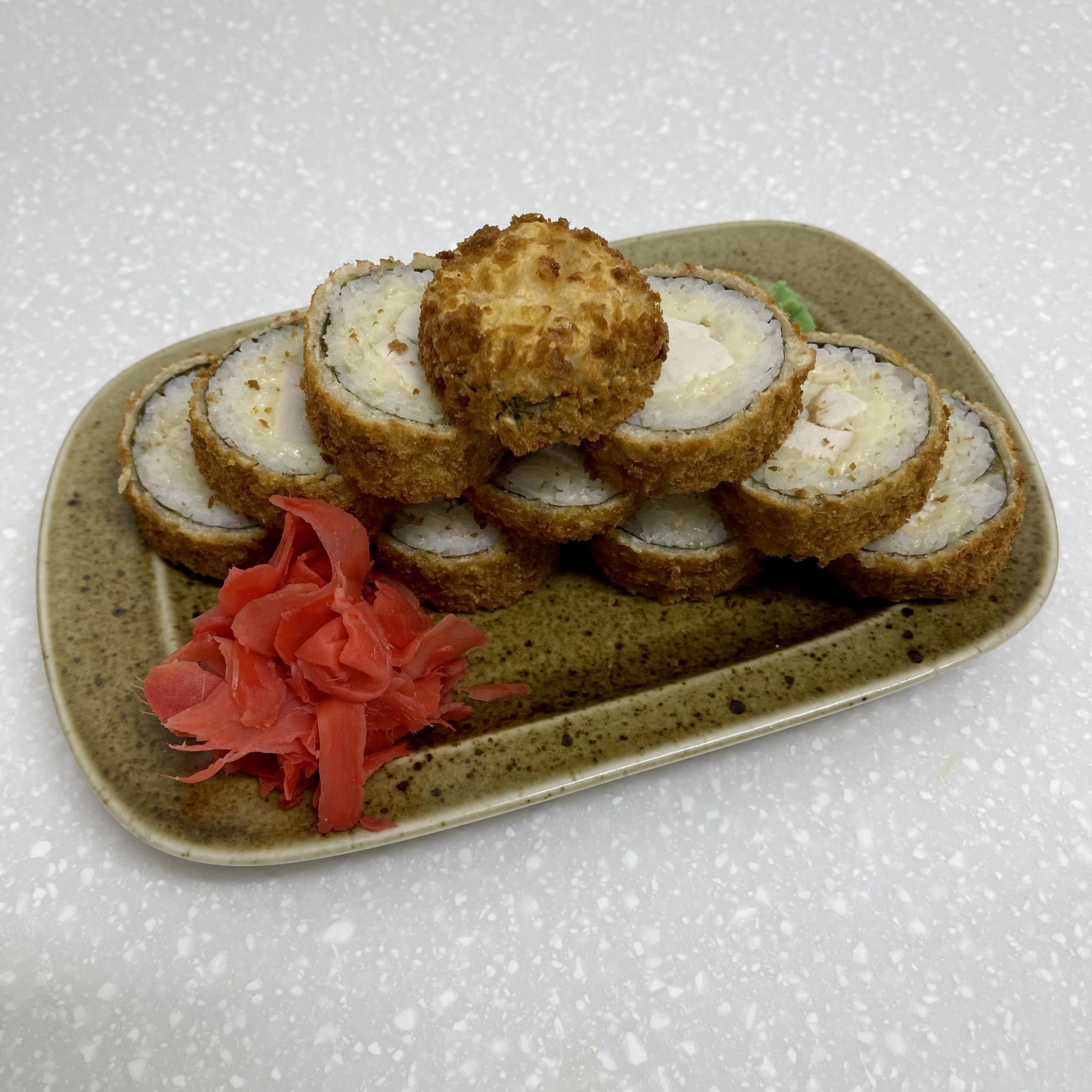 Горячий ролл Цезарь с курицей
