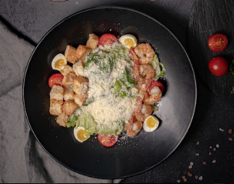 Салат Цезарь с курицей