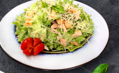 Салат Цезарь с курицей