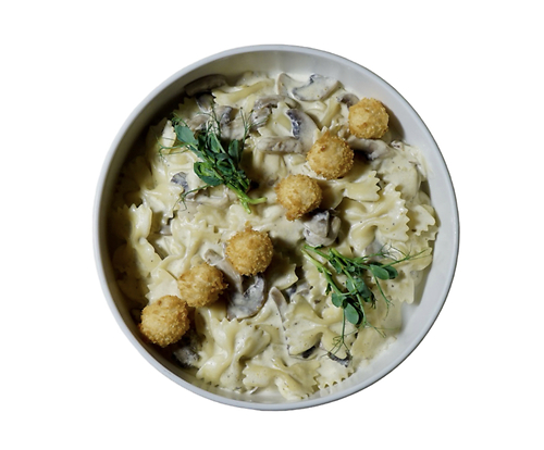 Фарфалле в сливочном соусе и курицей в кляре
