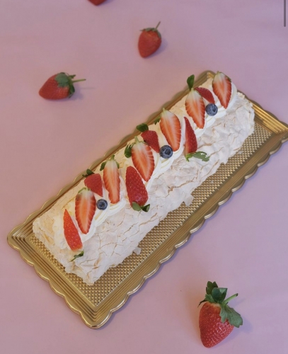 Меренговый рулет с бананом и крем чизом , 900гр