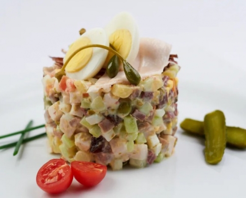 Салат Оливье с мясом