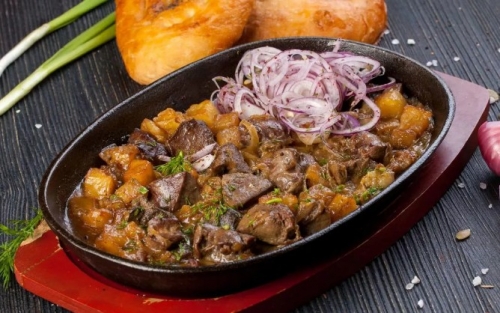 Джыз-быз с куриными потрошками 