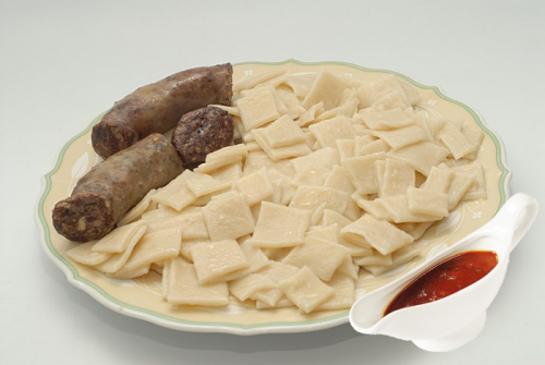 Кумыкский хинкал с сушеной колбасой