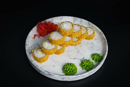 Горячий ролл Цезарь с курицей
