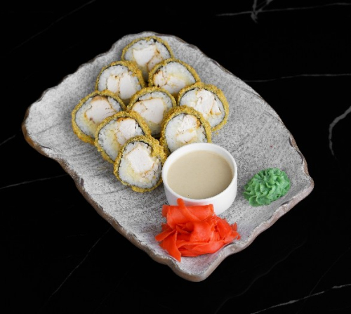 Горячий ролл Цезарь Темпура с курицей