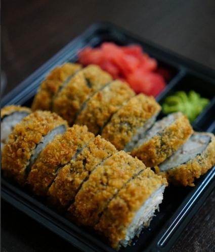 Горячий ролл Цезарь с курицей