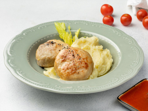 Пюре с куриной котлетой