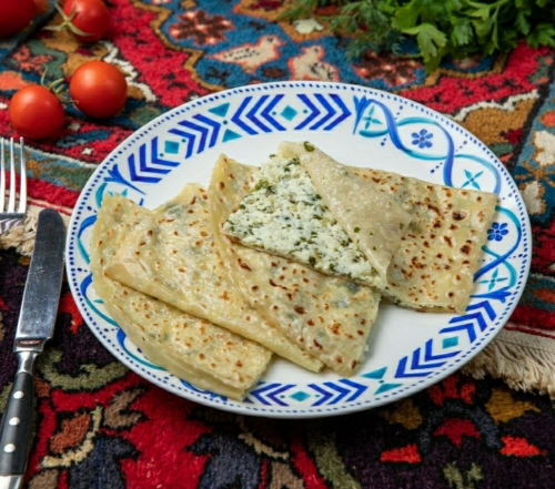 Тонкое чуду с творогом и зеленью
