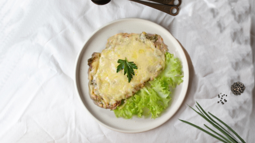 Мясо отбивное по-французски