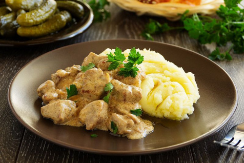Курица по-фламандски с гарниром