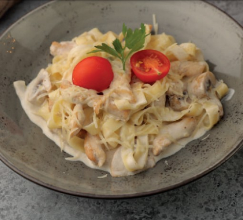 Паста Фетучини с курицей и грибами