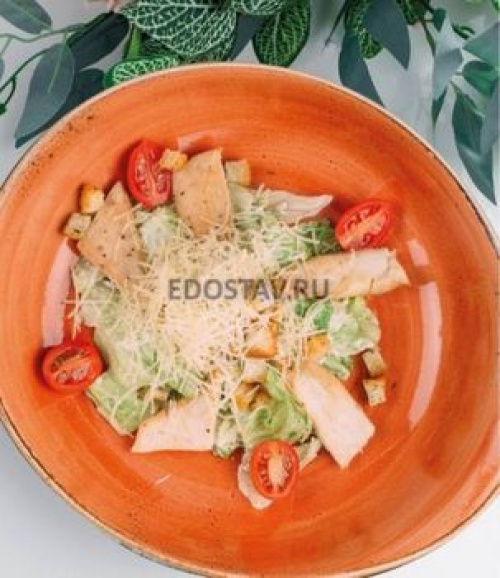 Салат Цезарь с курицей