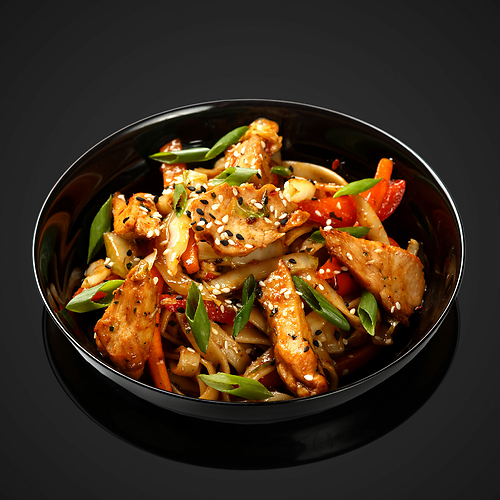 WOK лапша с курицей и овощами