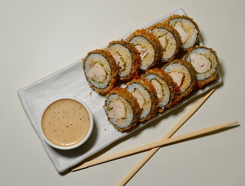 Горячий ролл Цезарь с курицей