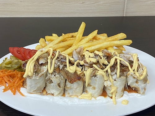  Шаурма на тарелке с курицей