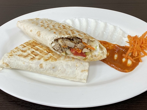 Шаурма с курицей в лаваше