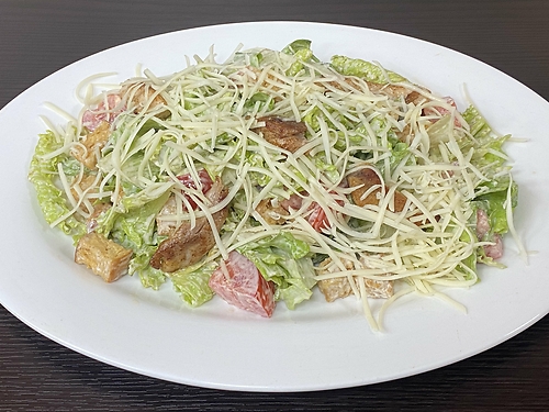 Салат Цезарь с курицей