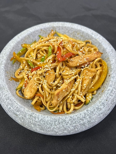 Удон с курицей и овощами 