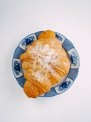 Миндальный круассан