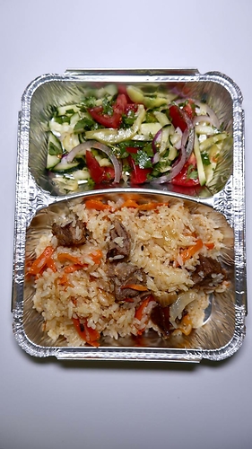 Плов с салатом