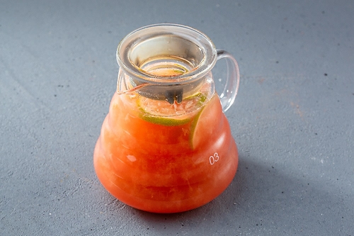 Чай клубника с чабрецом и кардамоном
