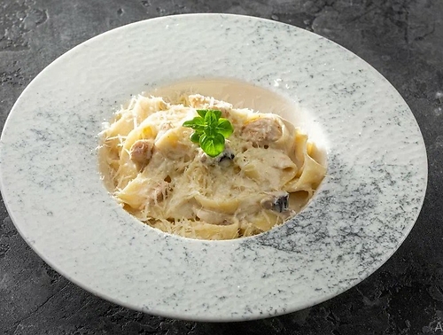 Паста Фетучини с курицей и грибами