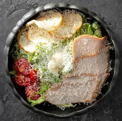 Салат Цезарь с курицей
